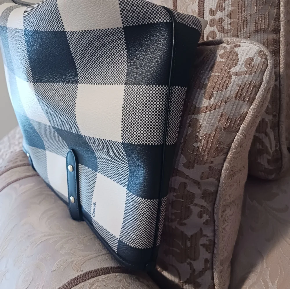 HP🎉🎉Coach Buffalo Plaid City Navy and Ivory Tote F66929 EUC 11"w X 10"h X 7"w - Picture 14 of 16